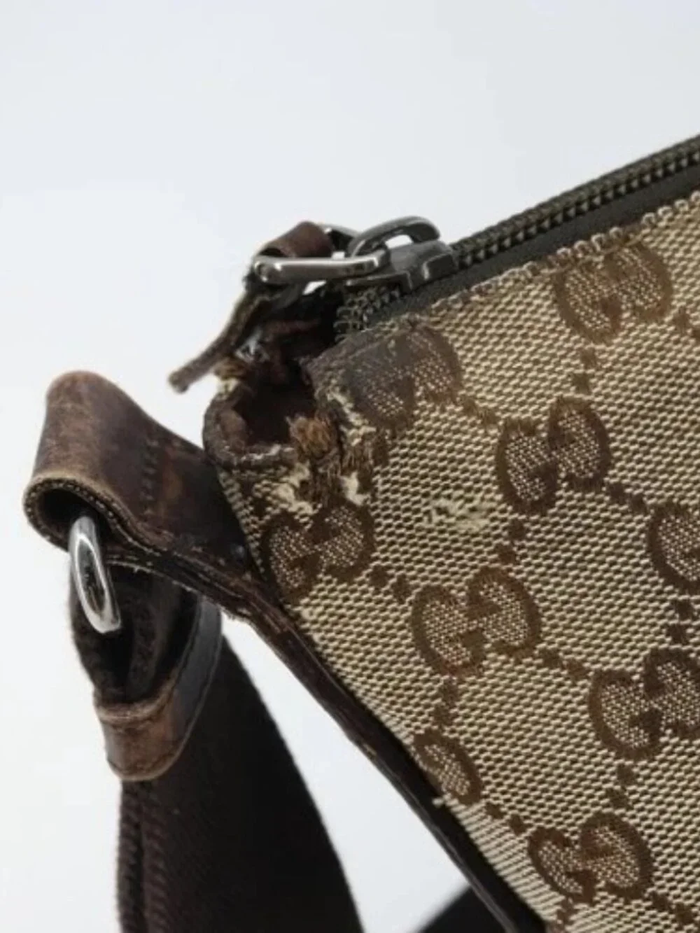 GUCCI GG Canvas Shoulder Bag Beige Silver 145857 Auth ka3527